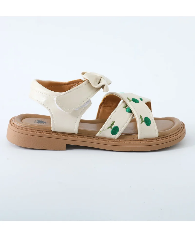 مارك وميا صنادل مارك وميا مطرزة بالفواكه بتفاصيل فيونكة - أبيضأخضر